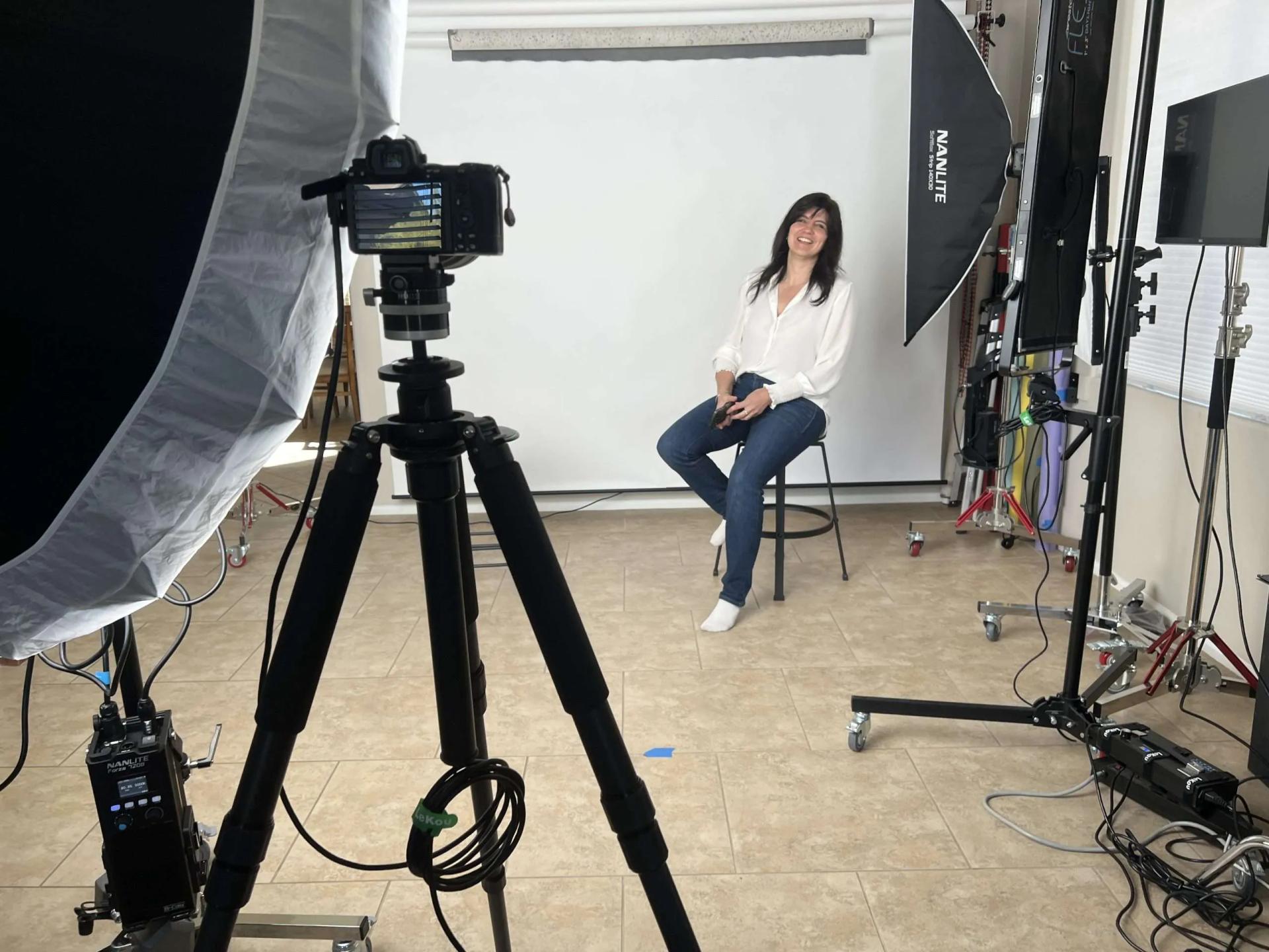 WHY I SHOOT HEADSHOTS HORIZONTALLY