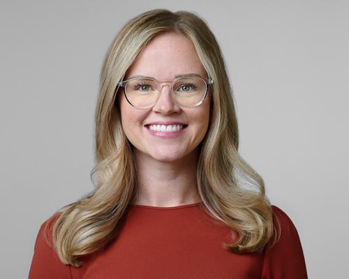 Professional headshot photos Phoenix - studio portrait by CMQ Headshots