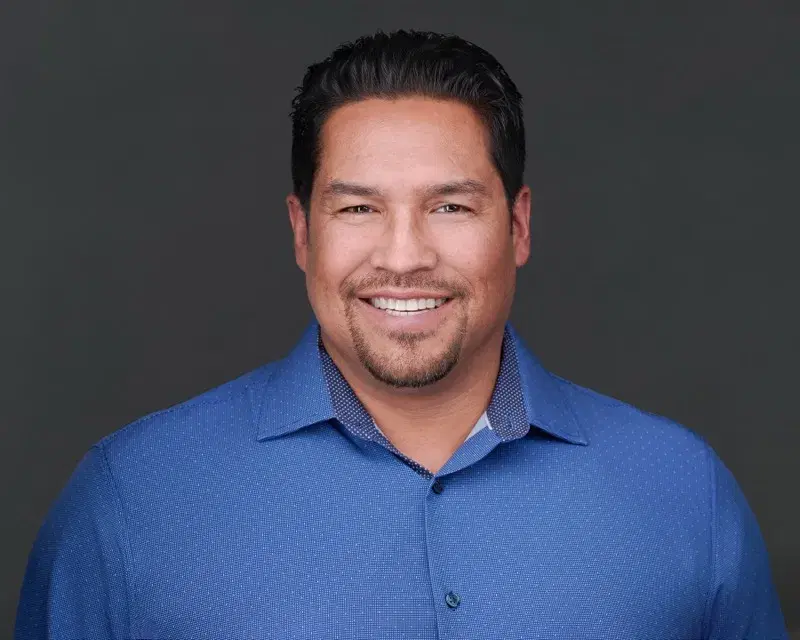 Headshots for real estate agents Phoenix AZ - multiple background options