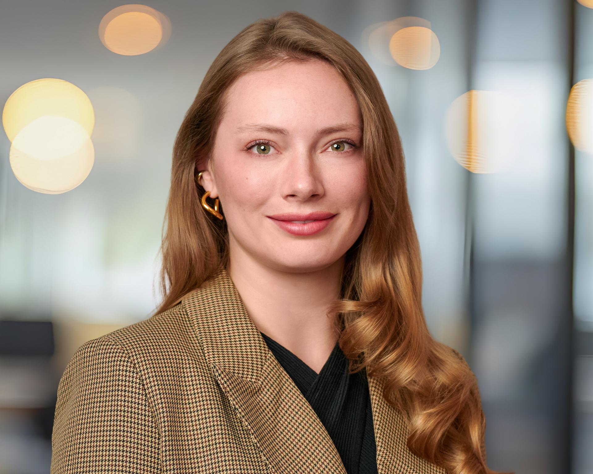 Professional Phoenix LinkedIn headshot