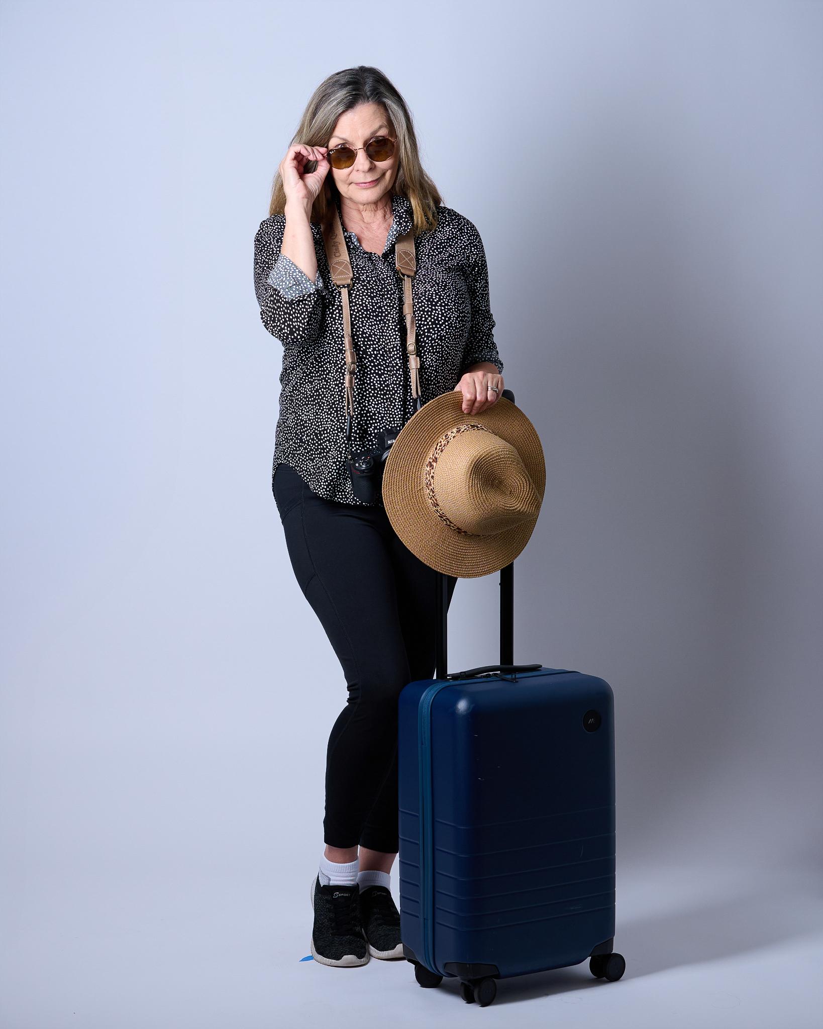 Cindy traveling - frame 2